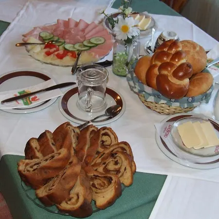 Haus Anni Fruhstuckspension * 말니츠