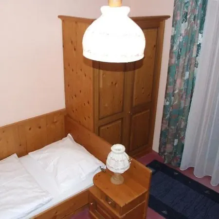 Haus Anni Fruhstuckspension 말니츠